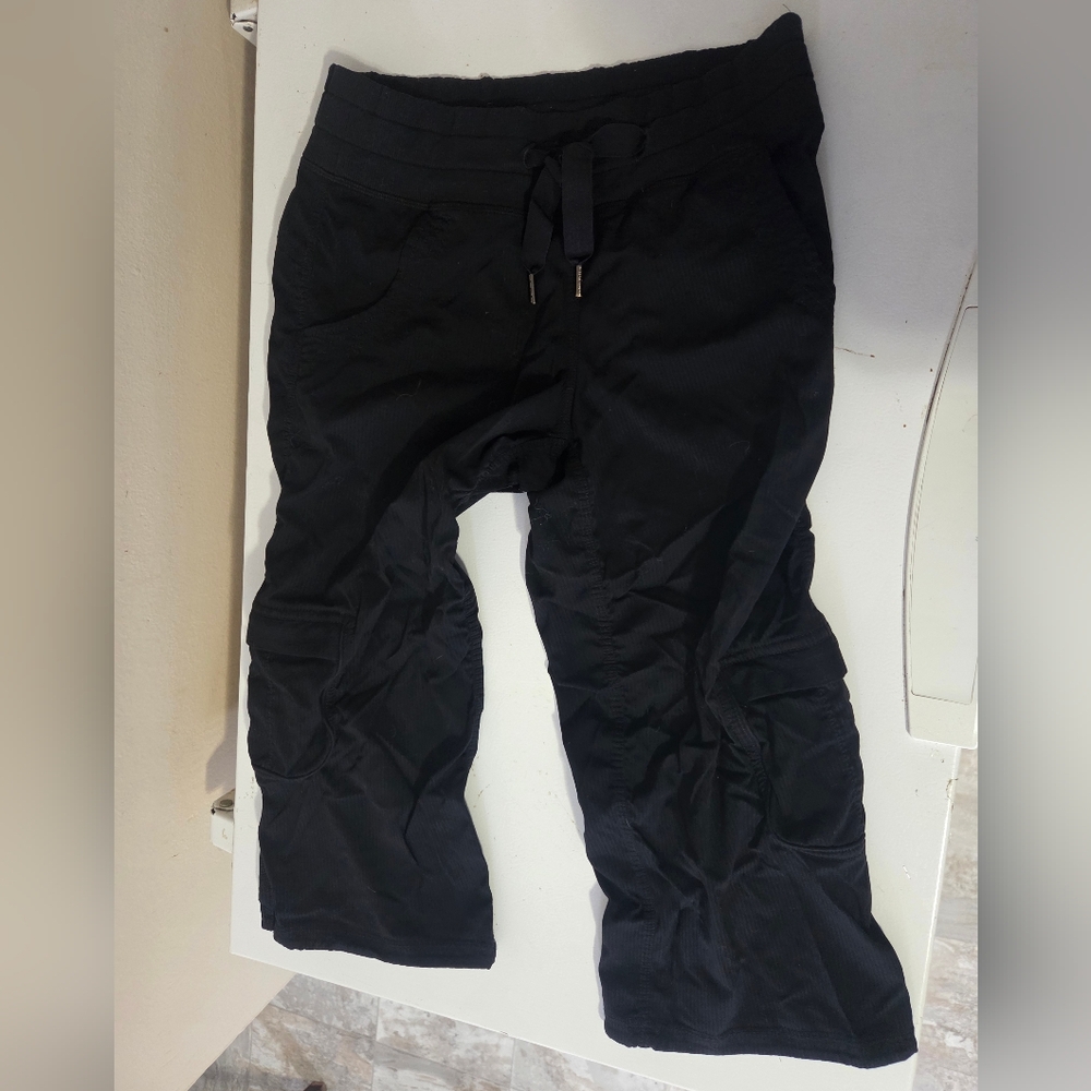 Lululemon Yoga Camp Crop Size 6